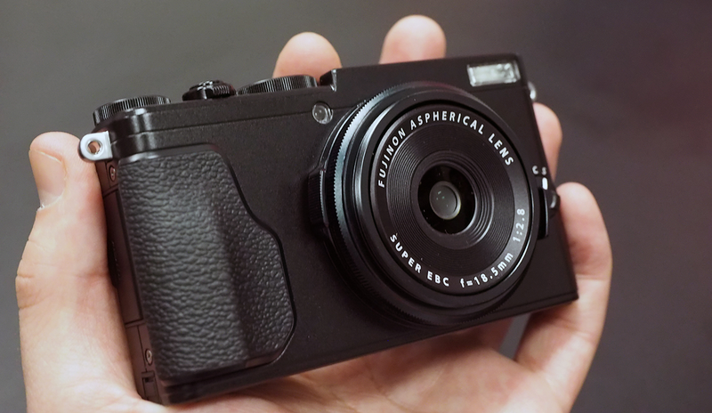 Illustration for article titled Fujifilm's X70 Is the Palm-Sized, Retro-Styled Camera We've Been Waiting For